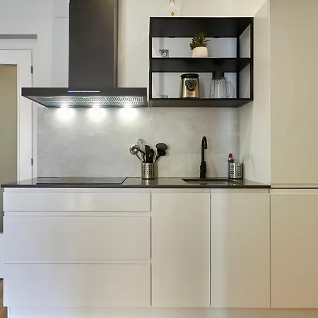 Quiet Luxury 2-bed For Couples & Families Appartement Barcelona